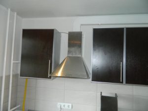 Установка вытяжки на кухне в Шахтах