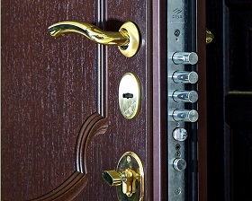 Замена замка на металлической двери Legran в Шахтах