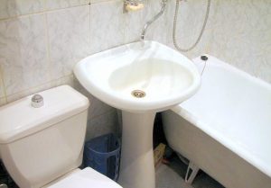 Установка раковины тюльпан в ванной в Шахтах